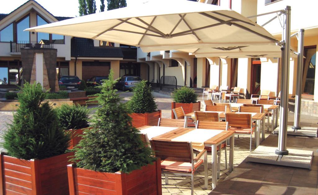 Hotel Enchanté Prešov Extérieur photo