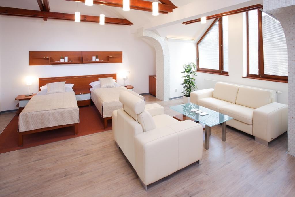 Hotel Enchanté Prešov Extérieur photo