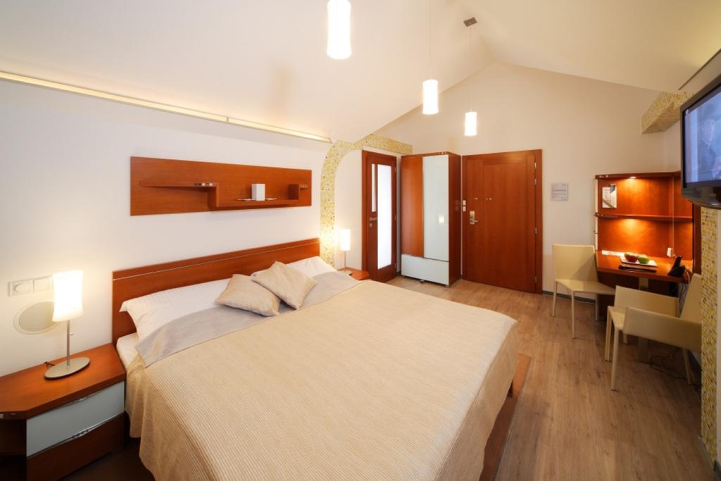 Hotel Enchanté Prešov Extérieur photo